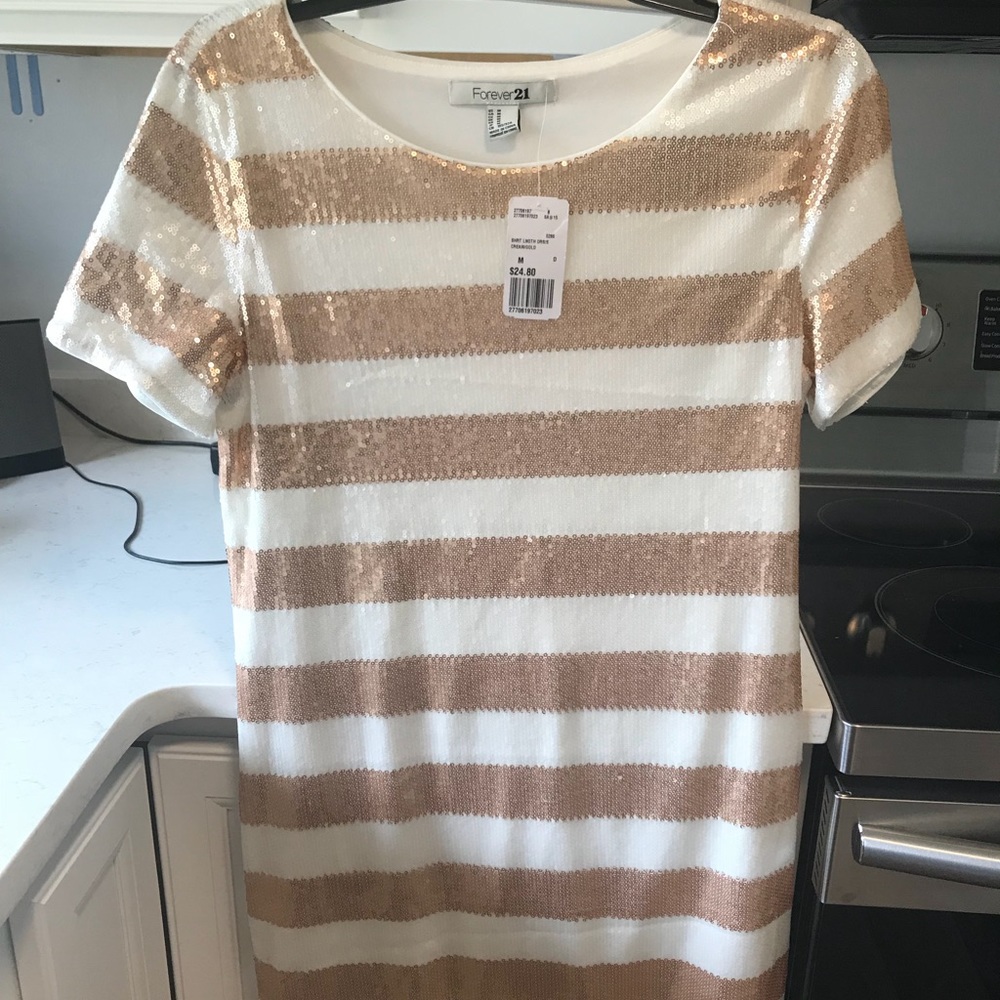 NWT Sequin Short sleeve dress